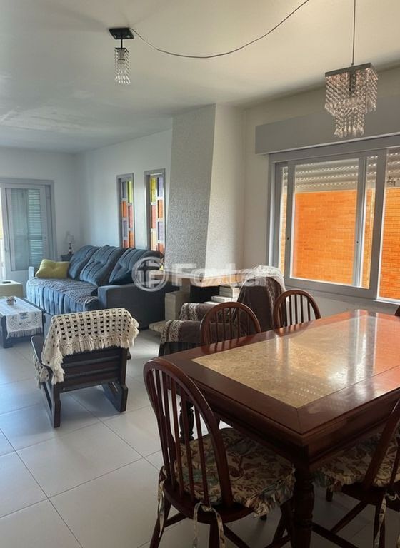 Sala de estar da casa térrea no Centro, Xangri-Lá